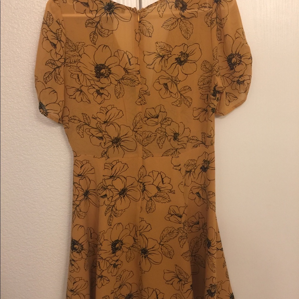 Forever 21 - Floral Fit & Flare Dress - Picture 3 of 8